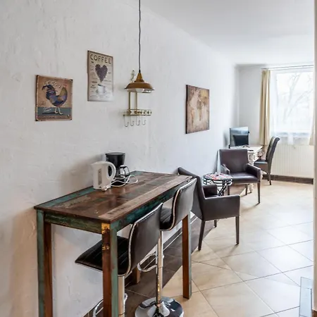 Appartement Backstein Mit Zentraler Lage Im Gruenen Kostenfreien Parkplaetzen Und 8 E - Ladestationen Schwerin (Mecklenburg-Vorpommern)